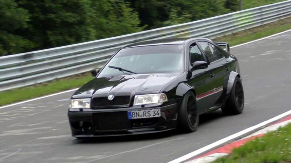 Ostrá a široká. Nejrychlejší Octavia vyrazila na Nürburgring